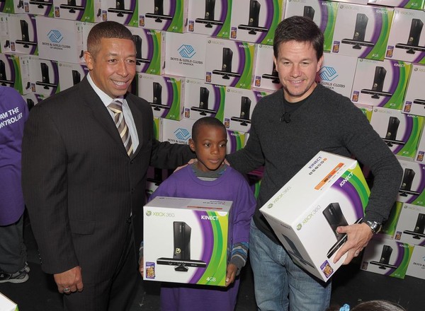 Mark Wahlberg at US launch of Kinect for Xbox 360